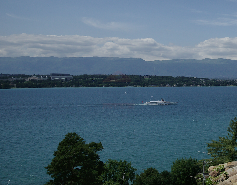 Propriété d’exception avec vue panoramique sur le lac