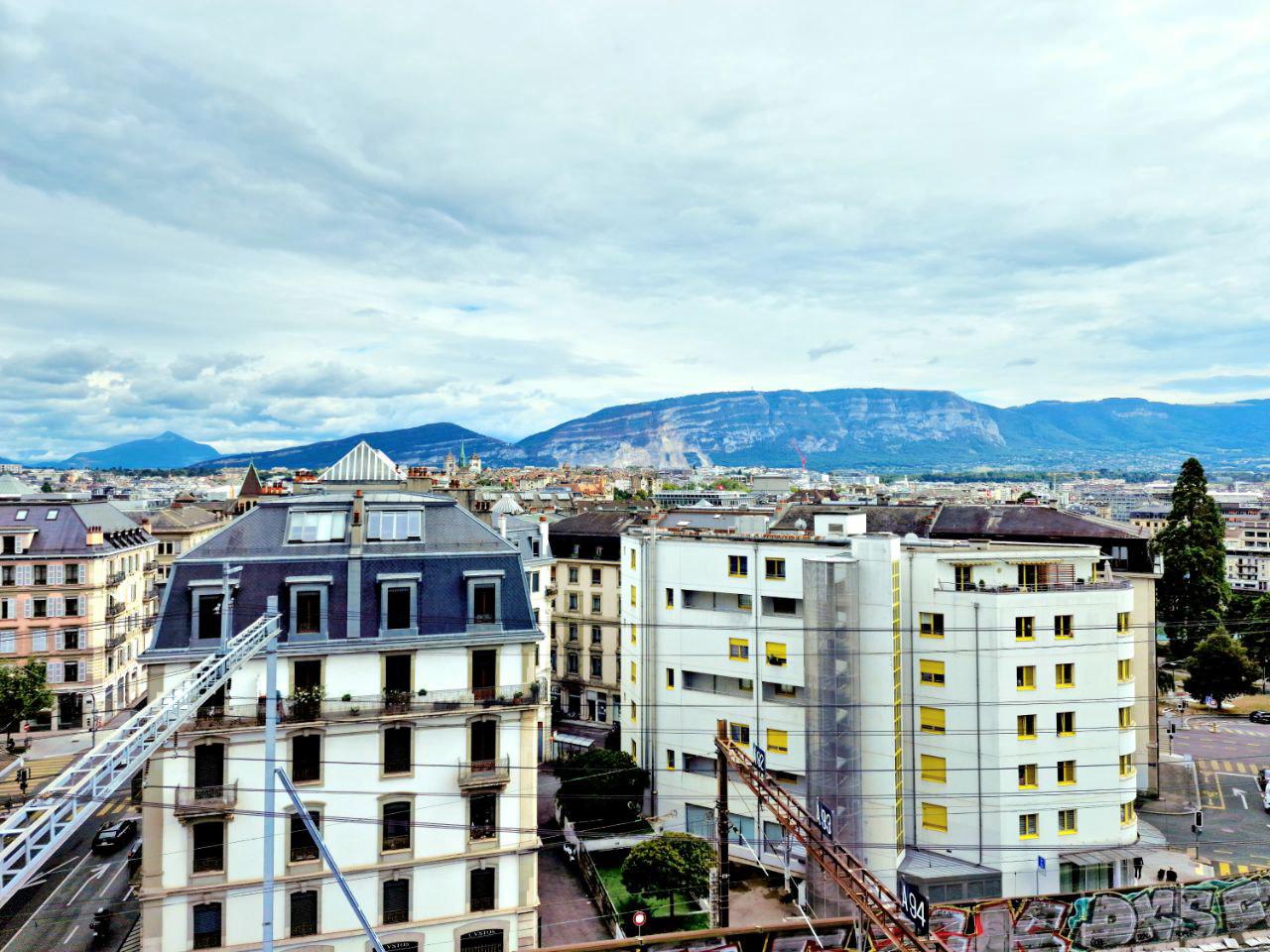 Splendid appartement de standing au coeur de la ville avec vue imprenable sur Genève