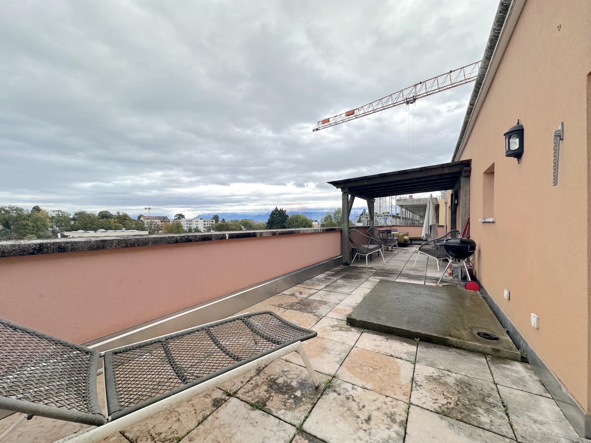 Appartement de 5.5 pièces avec terrasse de 44m2 et vue dégagée