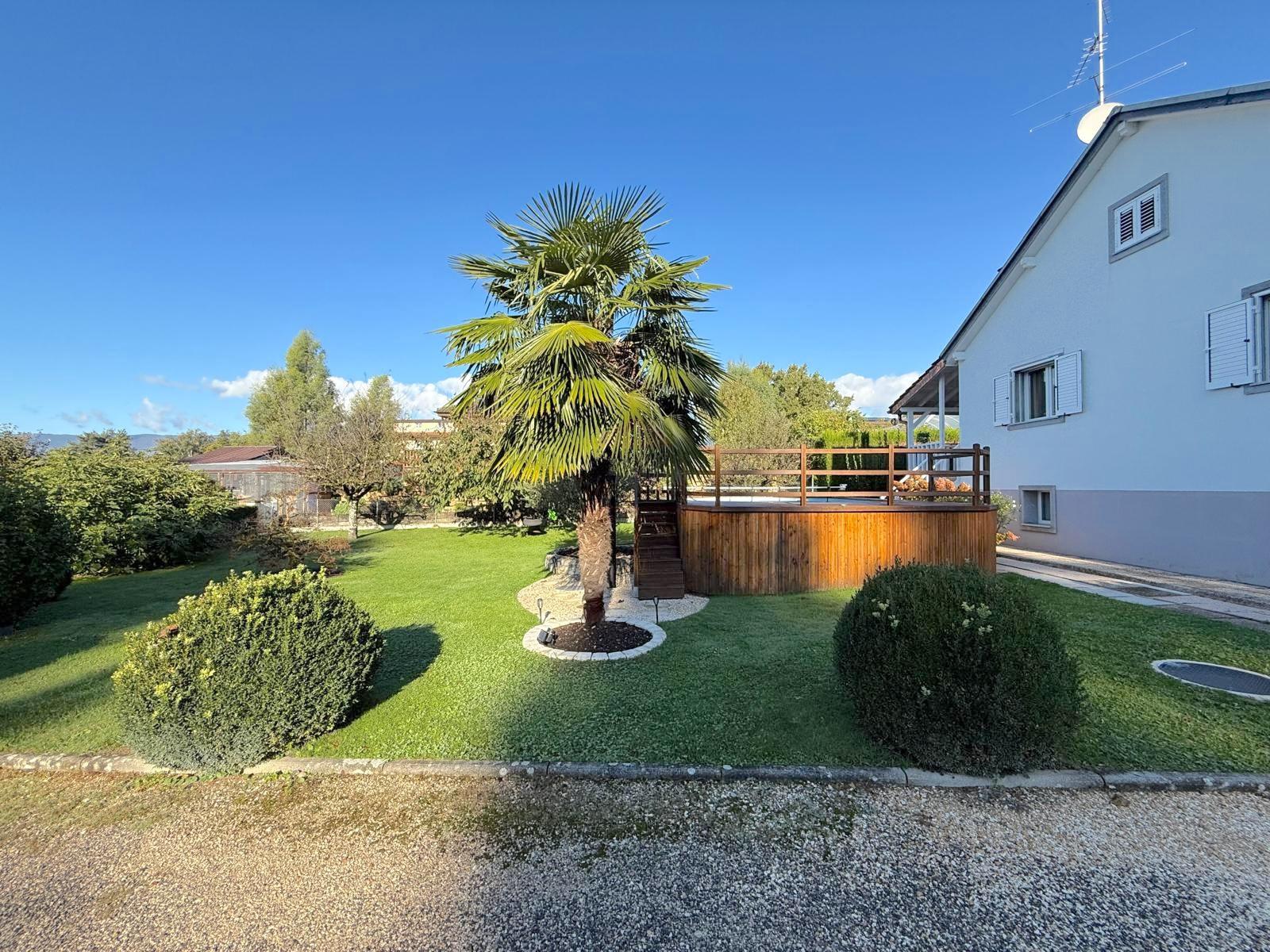 Sublime individual house in Vernier in a green setting