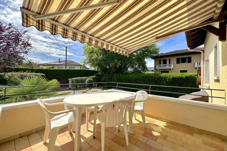 Maison avec Jardin, Terrasse et Espace de Vie Extérieur