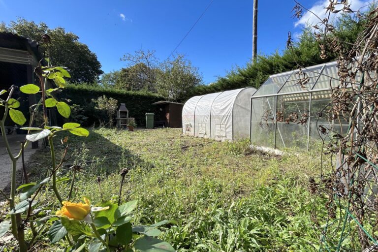 Charmante maison de 5 pièces avec jardin au calme