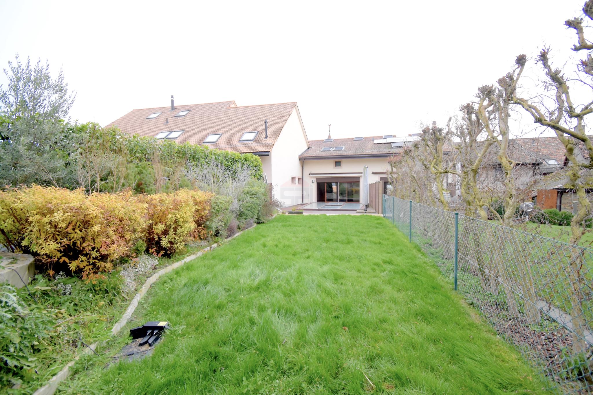 Magnifique maison villageoise avec jardin à Clarmont