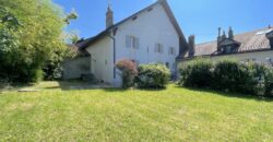 Maison de Vigneron in the heart of Bursins – Unique charm and potential