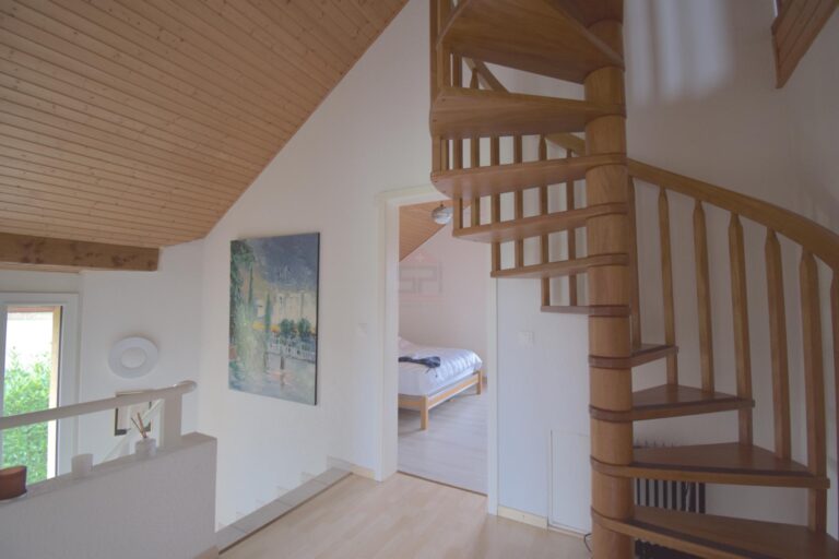 À Founex, votre maison familiale : maison spacieuse avec jardin et vue sur les vignes