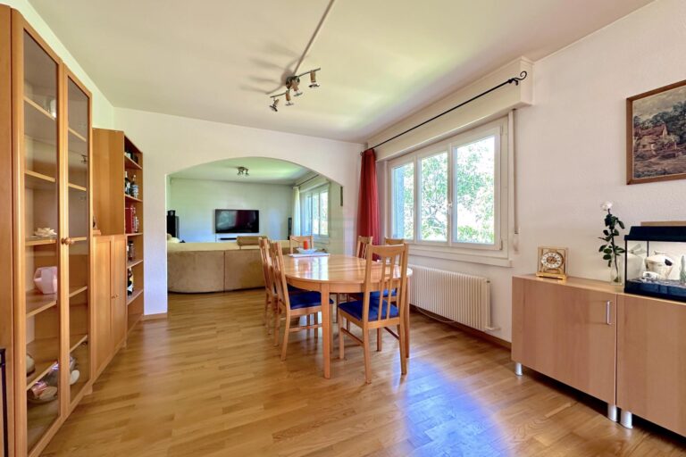 Maison avec Jardin, Terrasse et Espace de Vie Extérieur