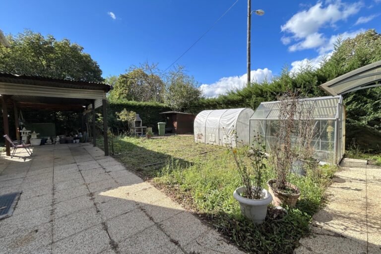 Charmante maison de 5 pièces avec jardin au calme