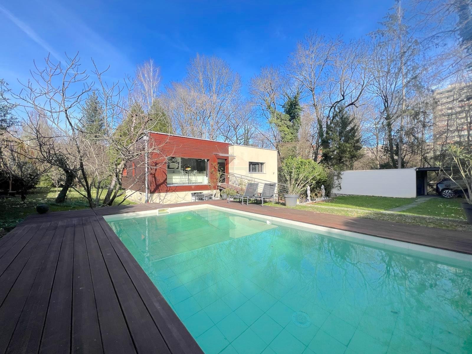 Sublime villa individuelle au calme dans un cadre verdoyant