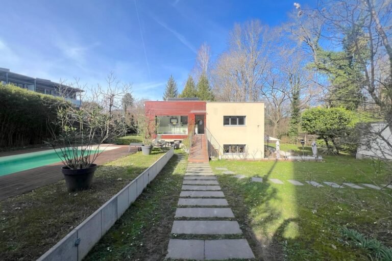 Sublime villa individuelle au calme dans un cadre verdoyant